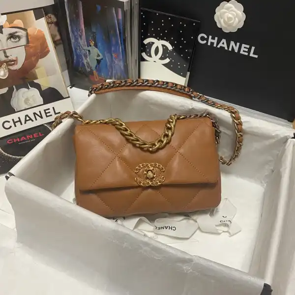 CHANEL 19 FLAP BAG