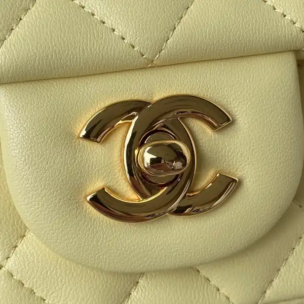 CHANEL FLAP BAG 20CM