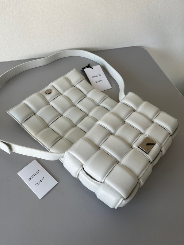 BOTTEGA VENETA CASSETTE