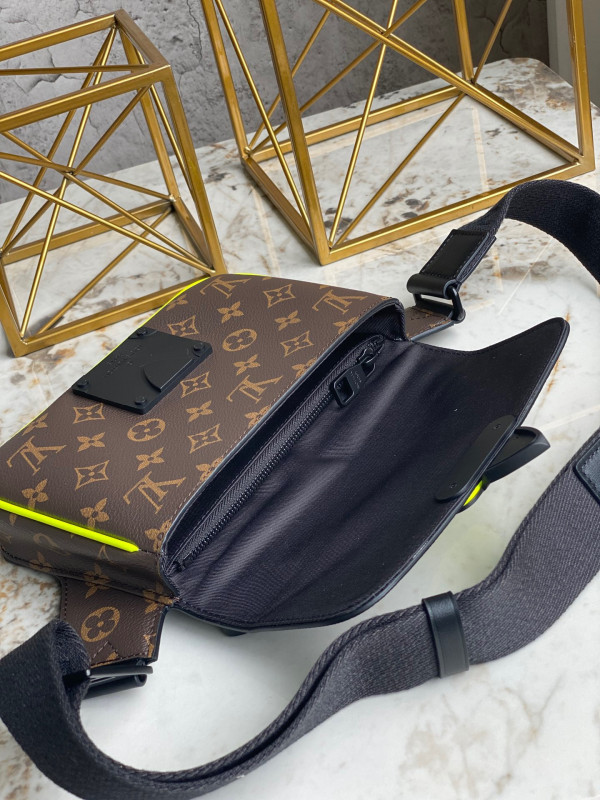 [FREE SHIPPING] LOUIS VUITTON S LOCK SLING BAG