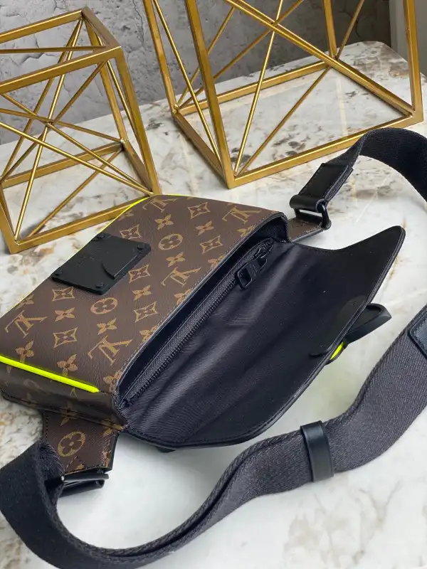 Frstbag ru LOUIS VUITTON S LOCK SLING BAG