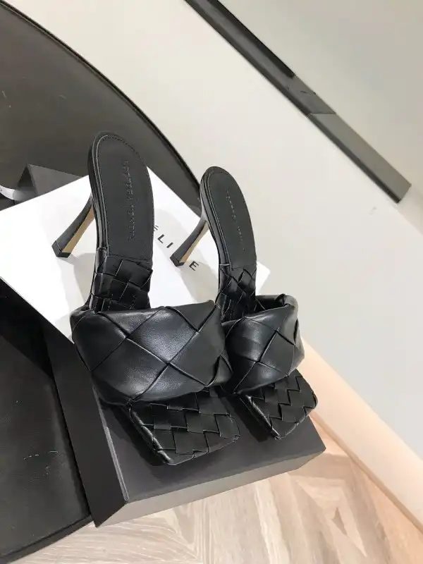 BOTTEGA VENETA LIDO