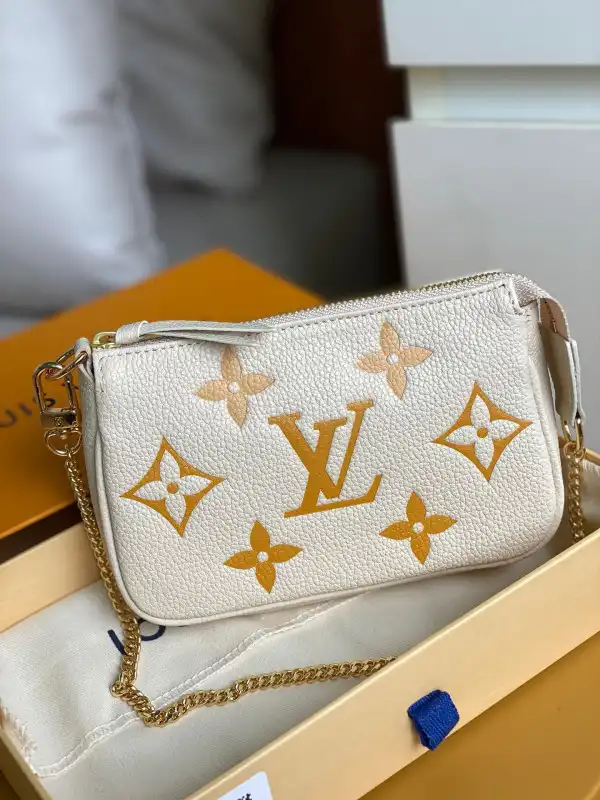 Frstbag ru LOUIS VUITTON MINI POCHETTE ACCESSOIRES