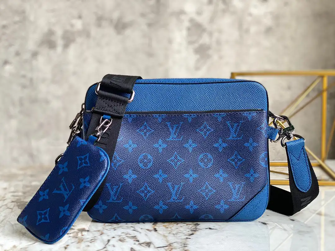 First bag ru LOUIS VUITTON TRIO MESSENGER