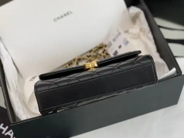 CHANEL HANDLE BAG