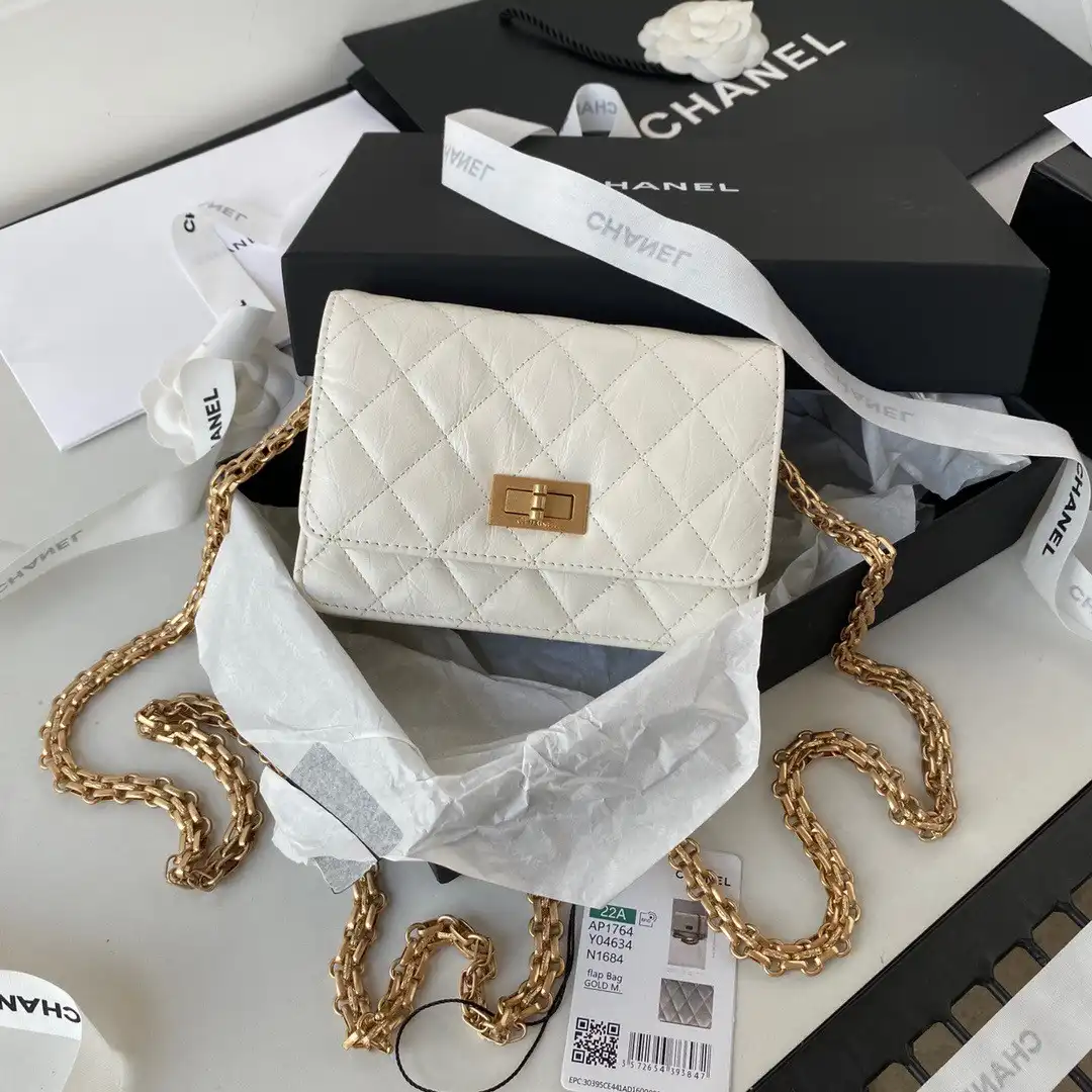 CHANEL 2.55 CHANELUTCH WITH CHAIN