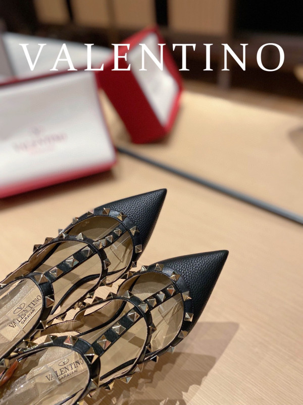 VALENTINO ROCKSTUD SANDAL