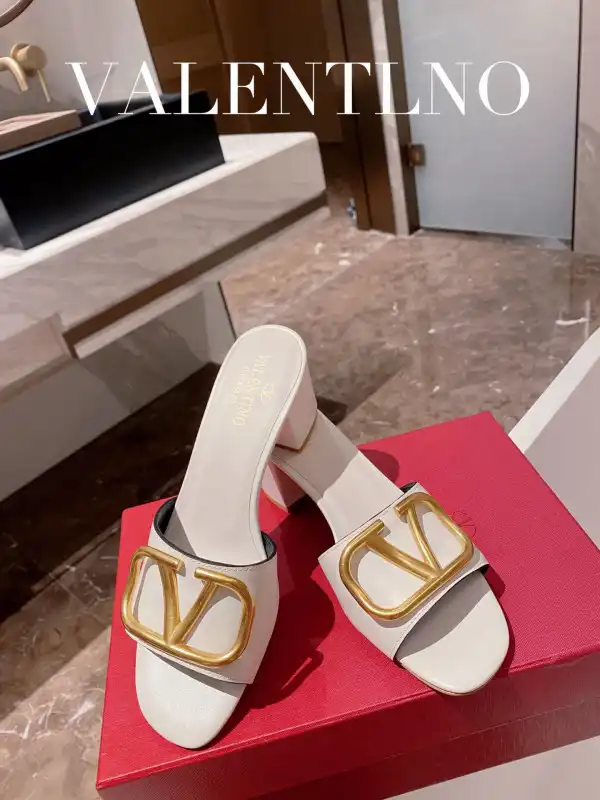 Yupoo bagsoffer VALENTINO VLOGO SIGNATURE SLIDE SANDAL