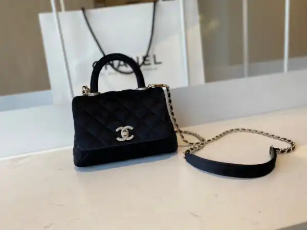 Frstbag ru CHANEL MINI FLAP BAG WITH TOP HANDLE