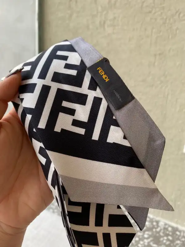 FENDI BANDEAU