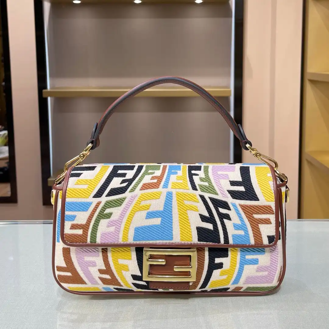 FENDI BAGUETTE