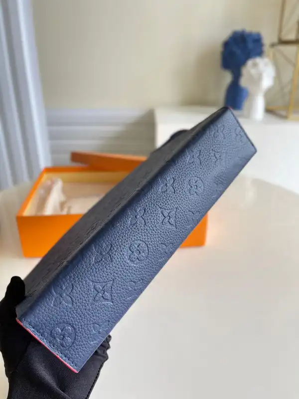 Affordable LOUIS VUITTON POCHETTE VOYAGE