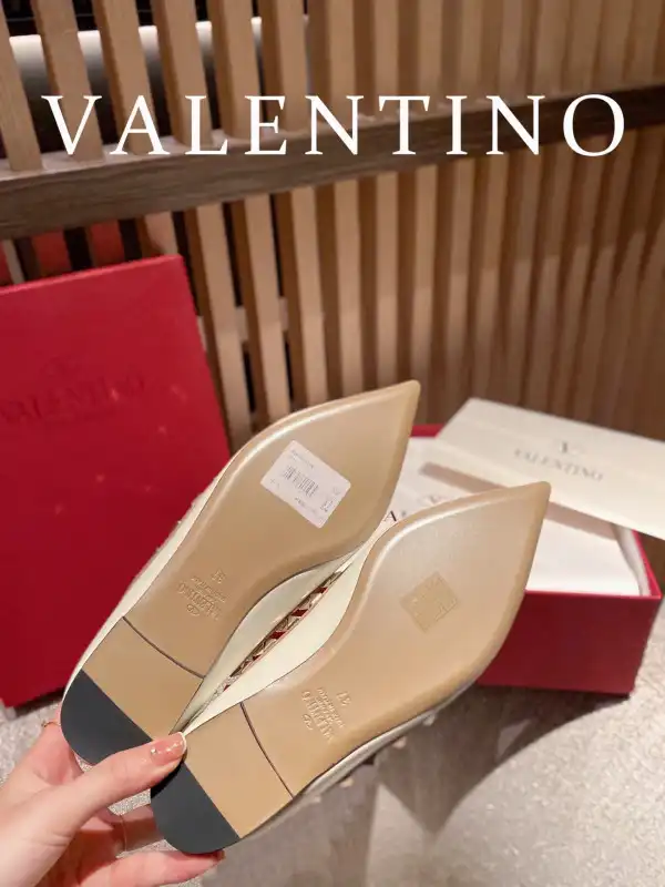 Firstbag Ru VALENTINO ROCKSTUD FLAT