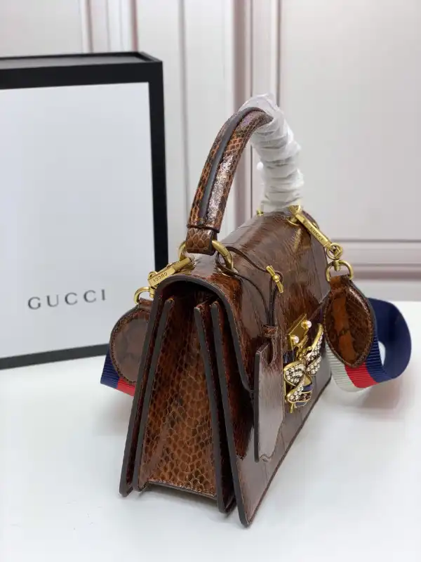 First Bag Ru GUCCI Queen Margaret