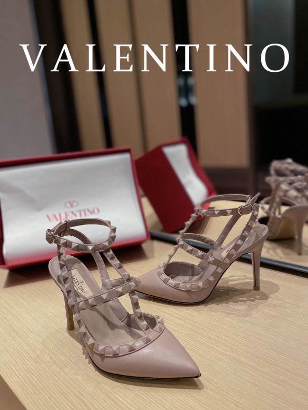 HOT SALE VALENTINO ROCKSTUD SANDAL