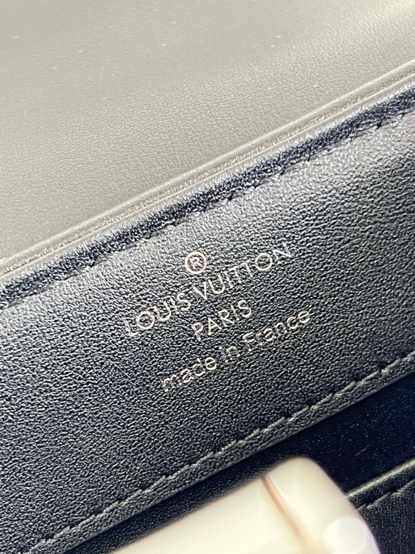 HOT SALE LOUIS VUITTON CAPUCINES MINI