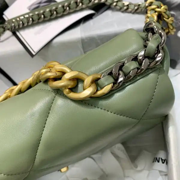 CHANEL 19 FLAP BAG