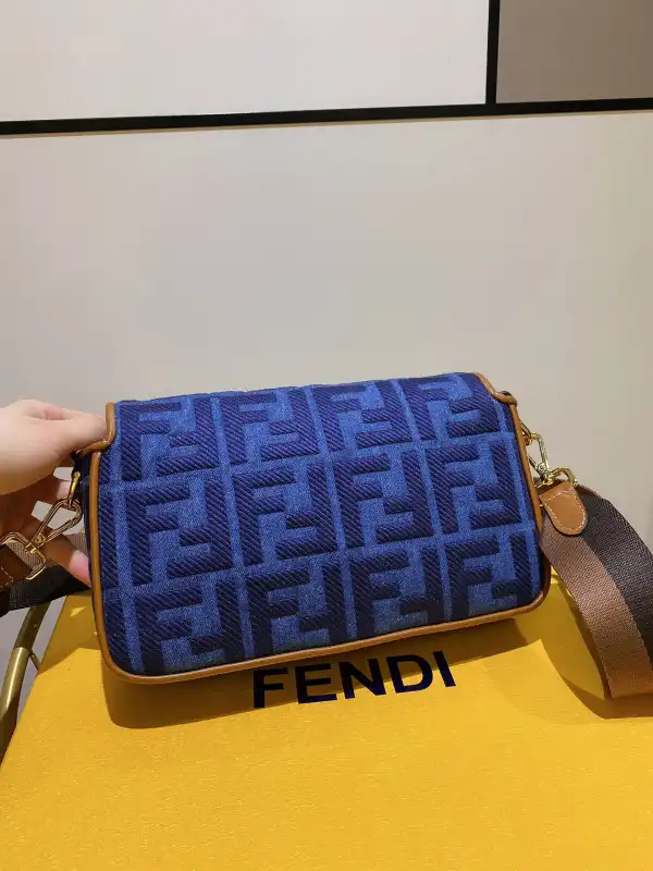 FENDI BAGUETTE