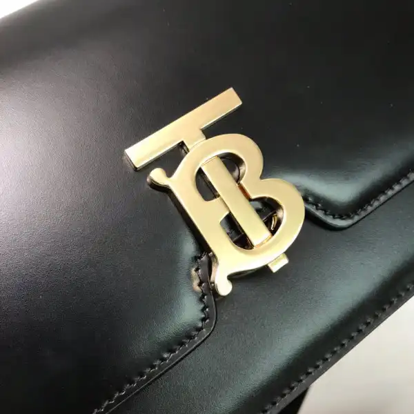 First Bag Ru BURBERRY SMALL TB Bag