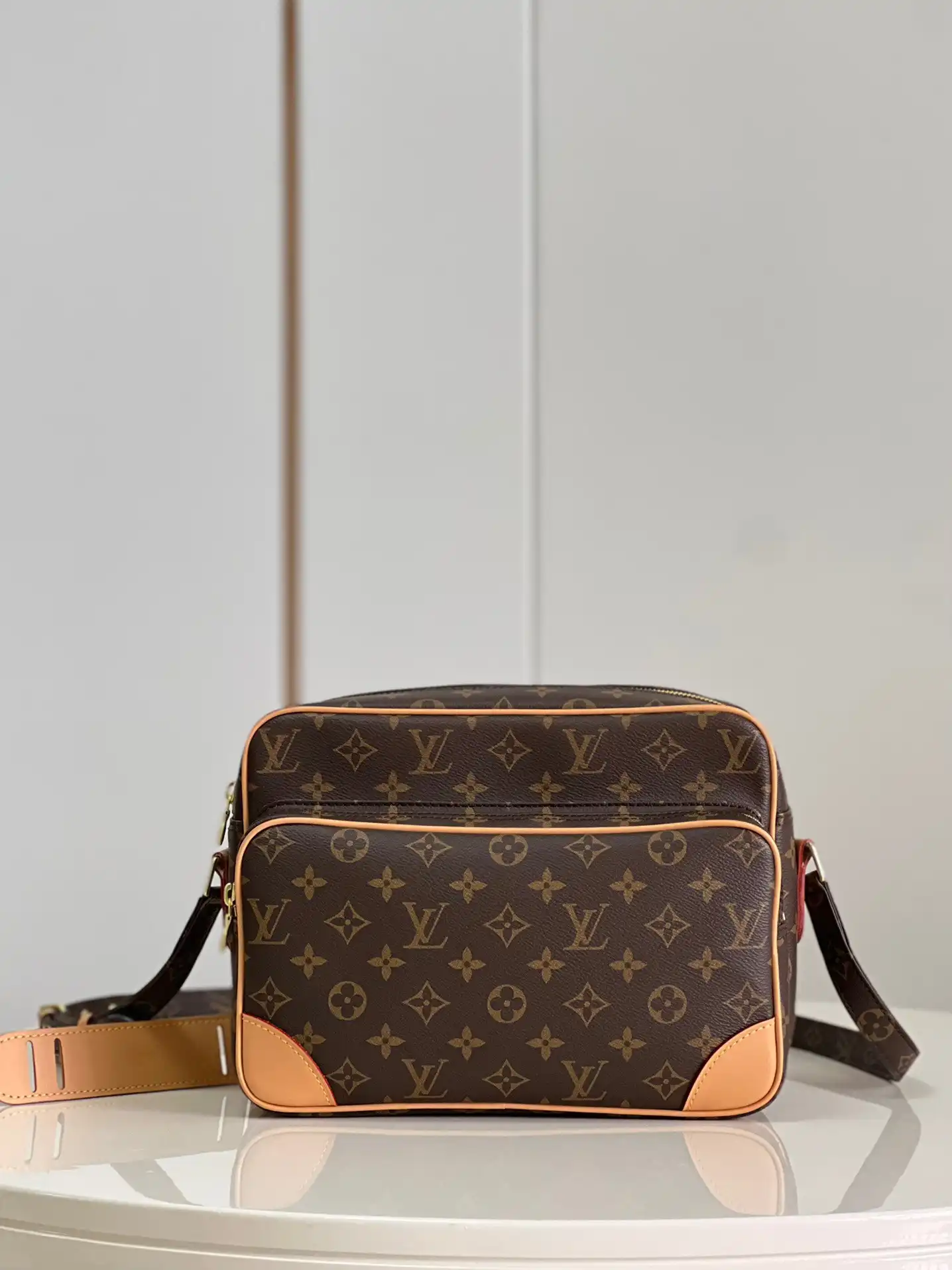 Aaa replica bags LOUIS VUITTON MESSENGER