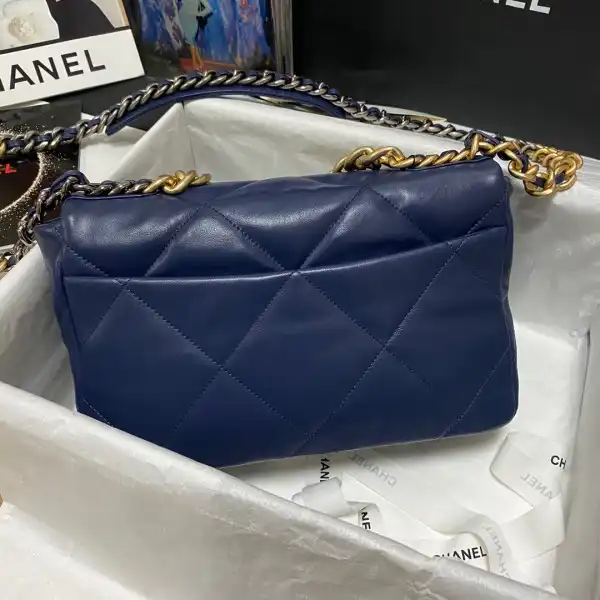 CHANEL 19 FLAP BAG