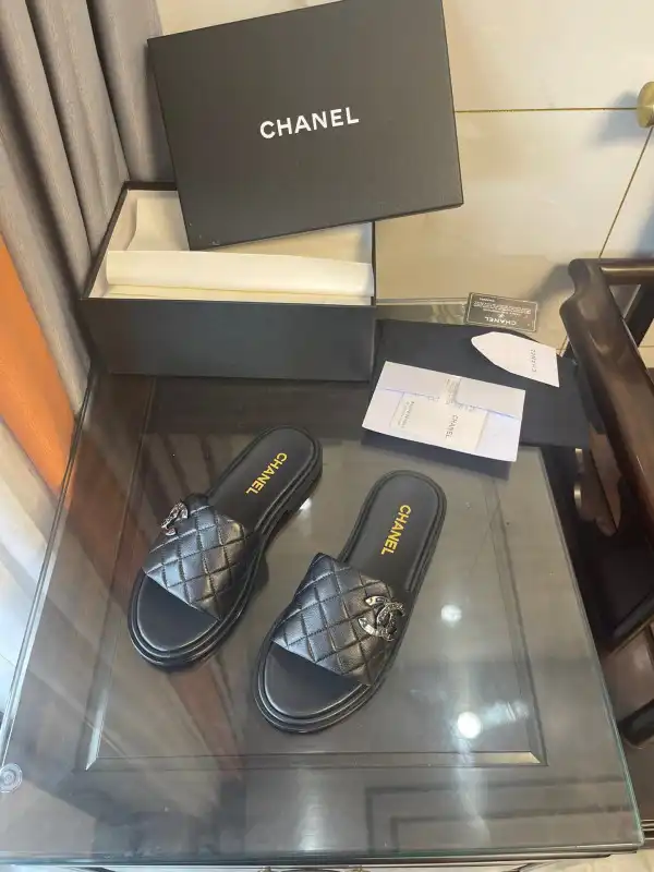 First bag ru CHANEL MULES