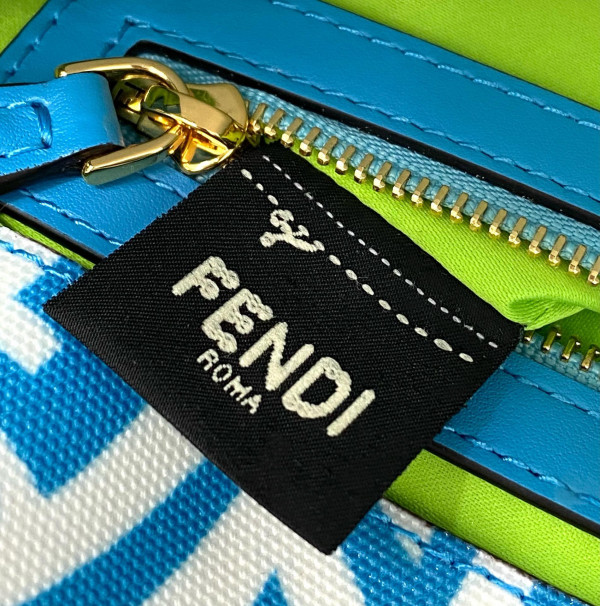 HOT SALE FENDI BAGUETTE 1997