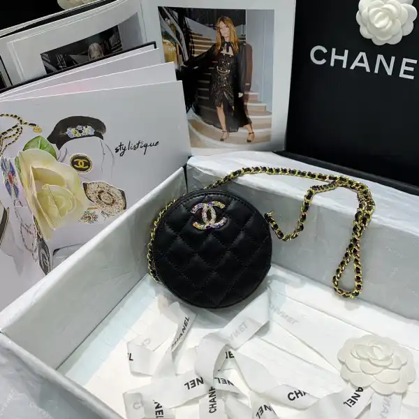 CHANEL CHANELUTCH WITH CHAIN