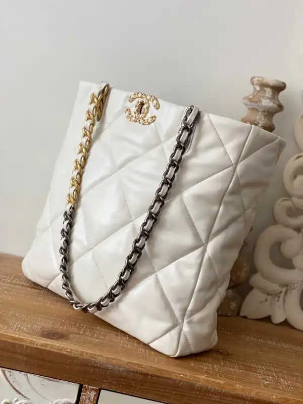 CHANEL 19 SHOPPING BAG