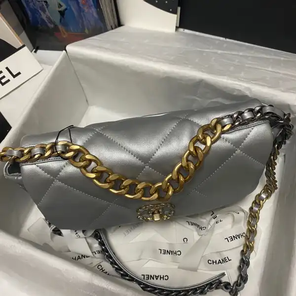 CHANEL 19 FLAP BAG