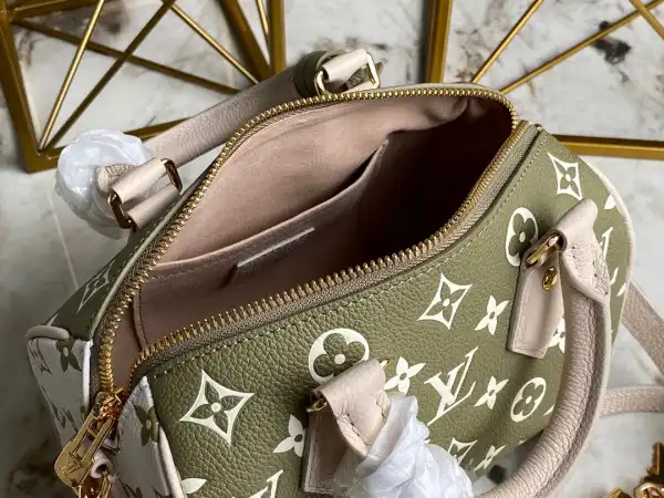 Eliminating the middleman and passing on savings to you. With massive production and tax-free benefits Louis Vuitton SPEEDY BANDOULIÈRE 20