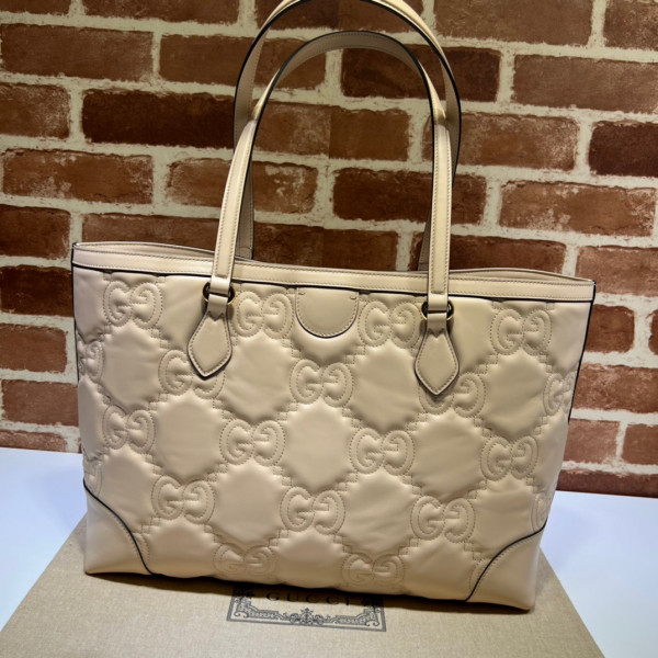 HOT SALE GUCCI GG matelassé leather medium tote