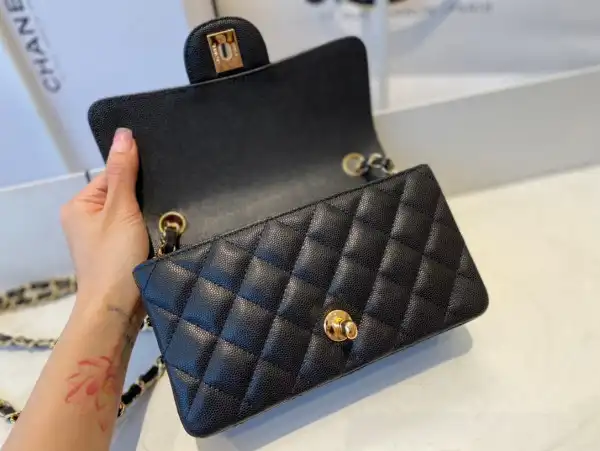 CHANEL FLAP BAG 20CM