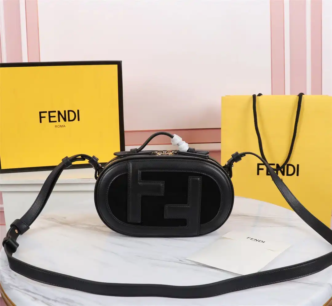 First Bag Ru FENDI CAMERA BAG