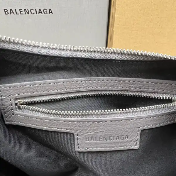 BALENCIAGA WOMEN'S LE CAGOLE SMALL SHOULDER BAG