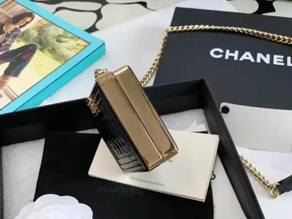 CHANEL BOY MINAUDIERE