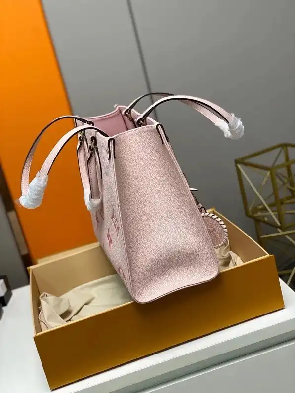 First bag ru LOUIS VUITTON ONTHEGO MM