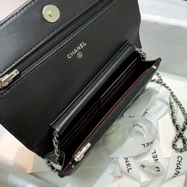 Affordable CL CHAIN WALLET LAMBSKIN NEW EDITION