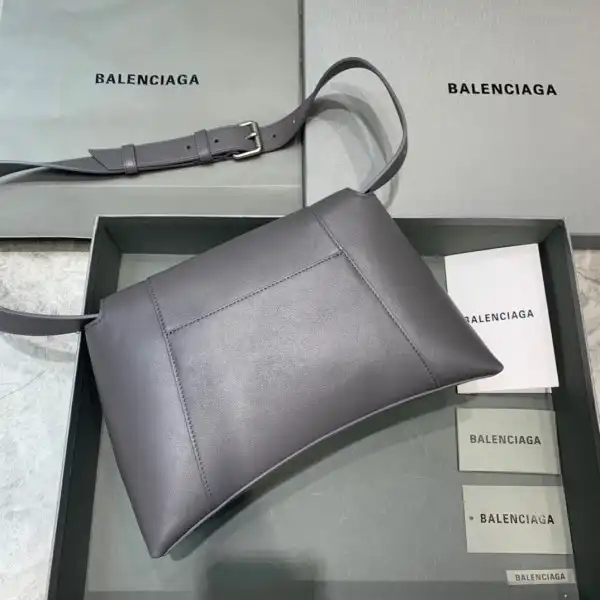 Frstbag ru BALENCIAGA DOWNTOWN MEDIUM SHOULDER BAG