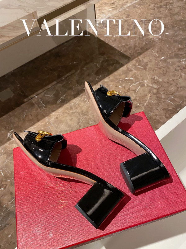 HOT SALE VALENTINO VLOGO SIGNATURE SLIDE SANDAL