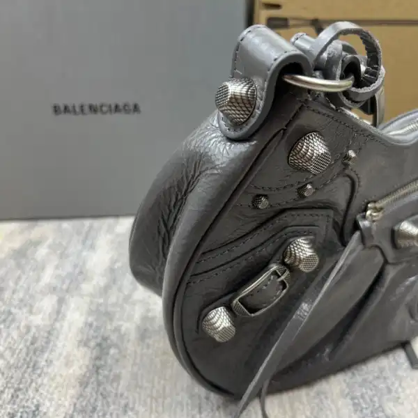 BALENCIAGA WOMEN'S LE CAGOLE SMALL SHOULDER BAG