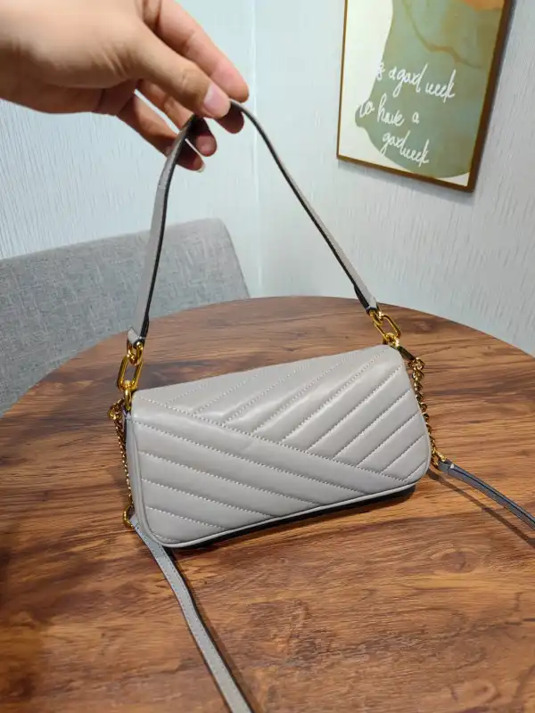 First bag ru TORY BURCH SMALL KIRA CHEVRON