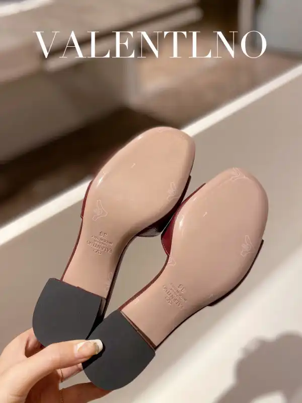 VALENTINO VLOGO SIGNATURE SLIDE SANDAL