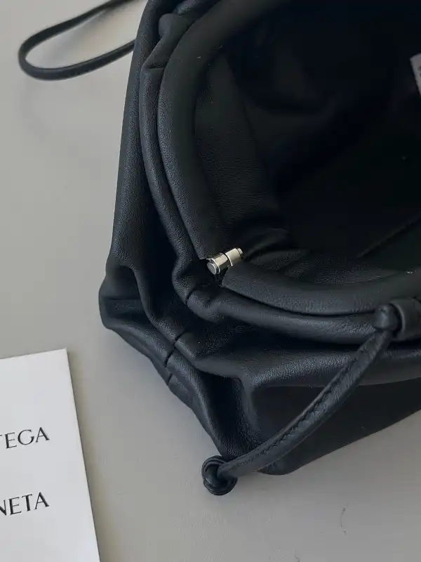 First Bag Ru BOTTEGA VENETA MINI POUCH