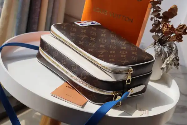 Frstbag ru LOUIS VUITTON LVXNBA NIL MESSENGER