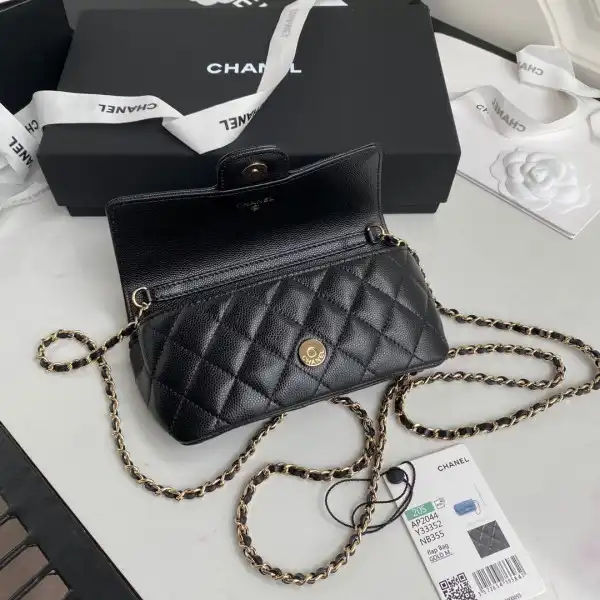 CHANEL GLASSES CASE WITH CHANELASSIC CHAIN