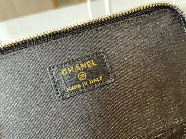 CHANEL VANITY CASE