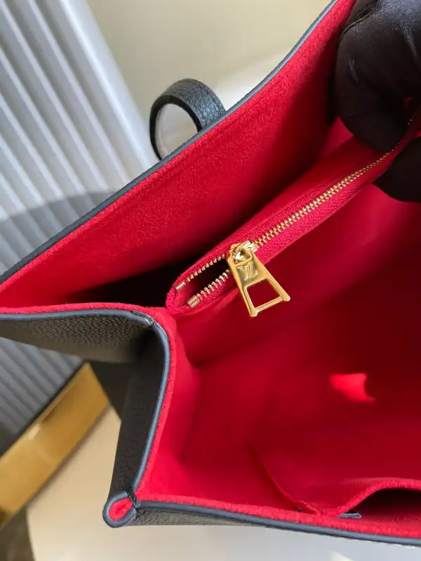 LOUIS VUITTON LOCKME SHOPPER