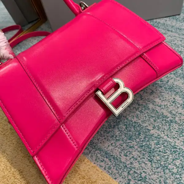 First bag ru BALENCIAGA HOURGLASS