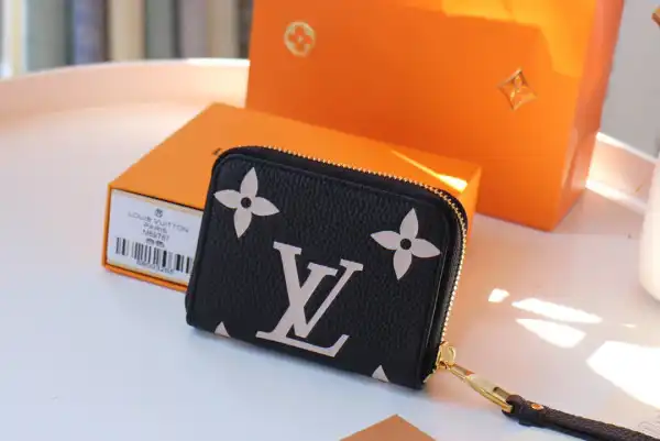 TO LOUIS VUITTON ZIPPY COIN PURSE